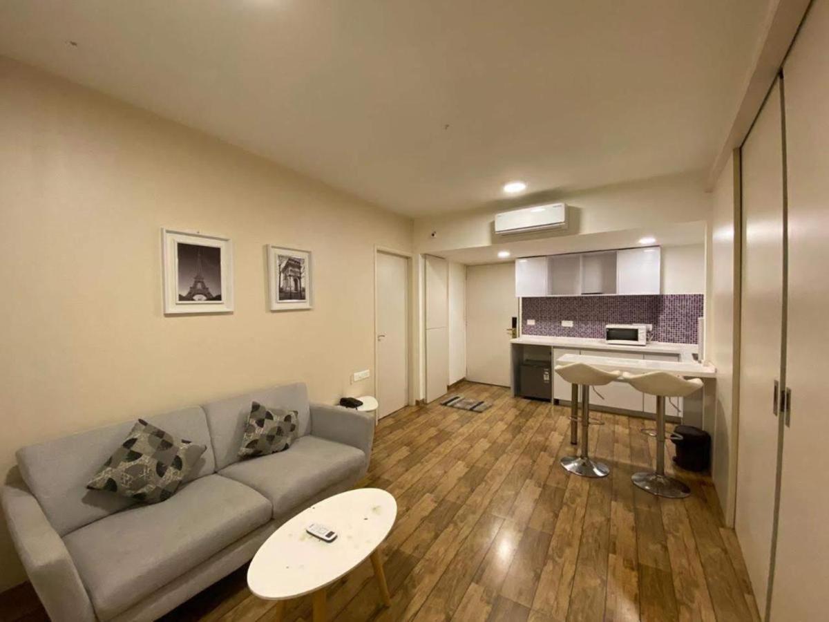 Honest Homes At Rajhans Belliza, Appartment Units Surat Buitenkant foto