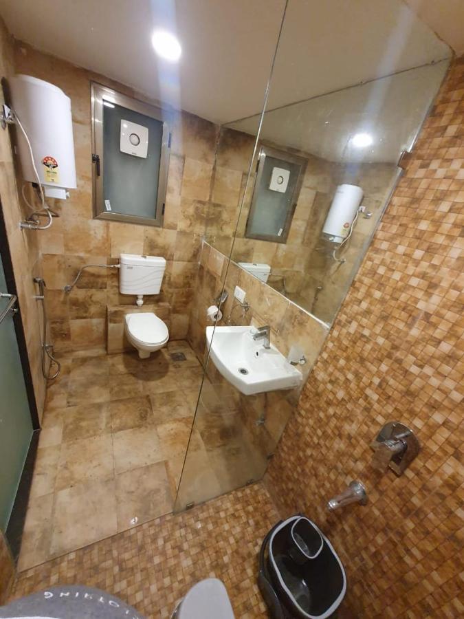 Honest Homes At Rajhans Belliza, Appartment Units Surat Buitenkant foto