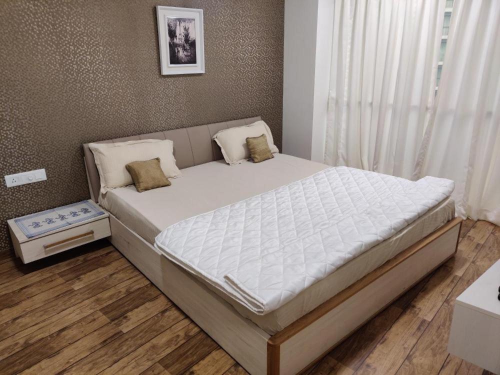 Honest Homes At Rajhans Belliza, Appartment Units Surat Buitenkant foto
