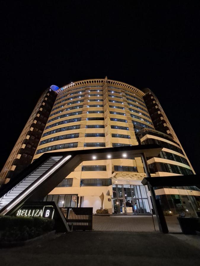 Honest Homes At Rajhans Belliza, Appartment Units Surat Buitenkant foto