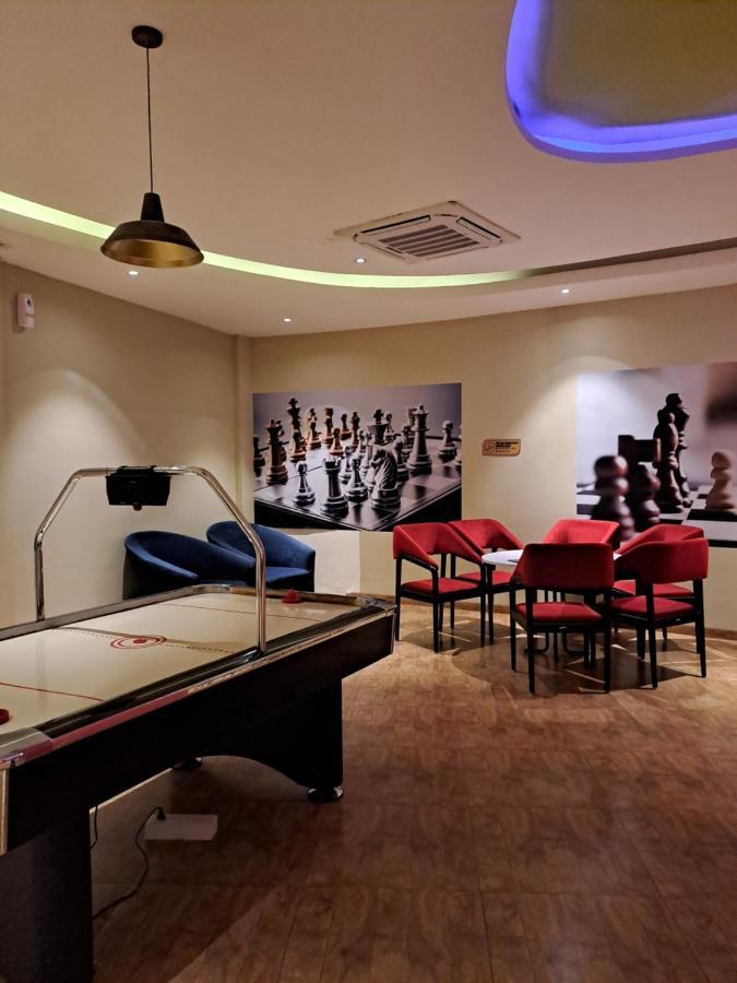 Honest Homes At Rajhans Belliza, Appartment Units Surat Buitenkant foto